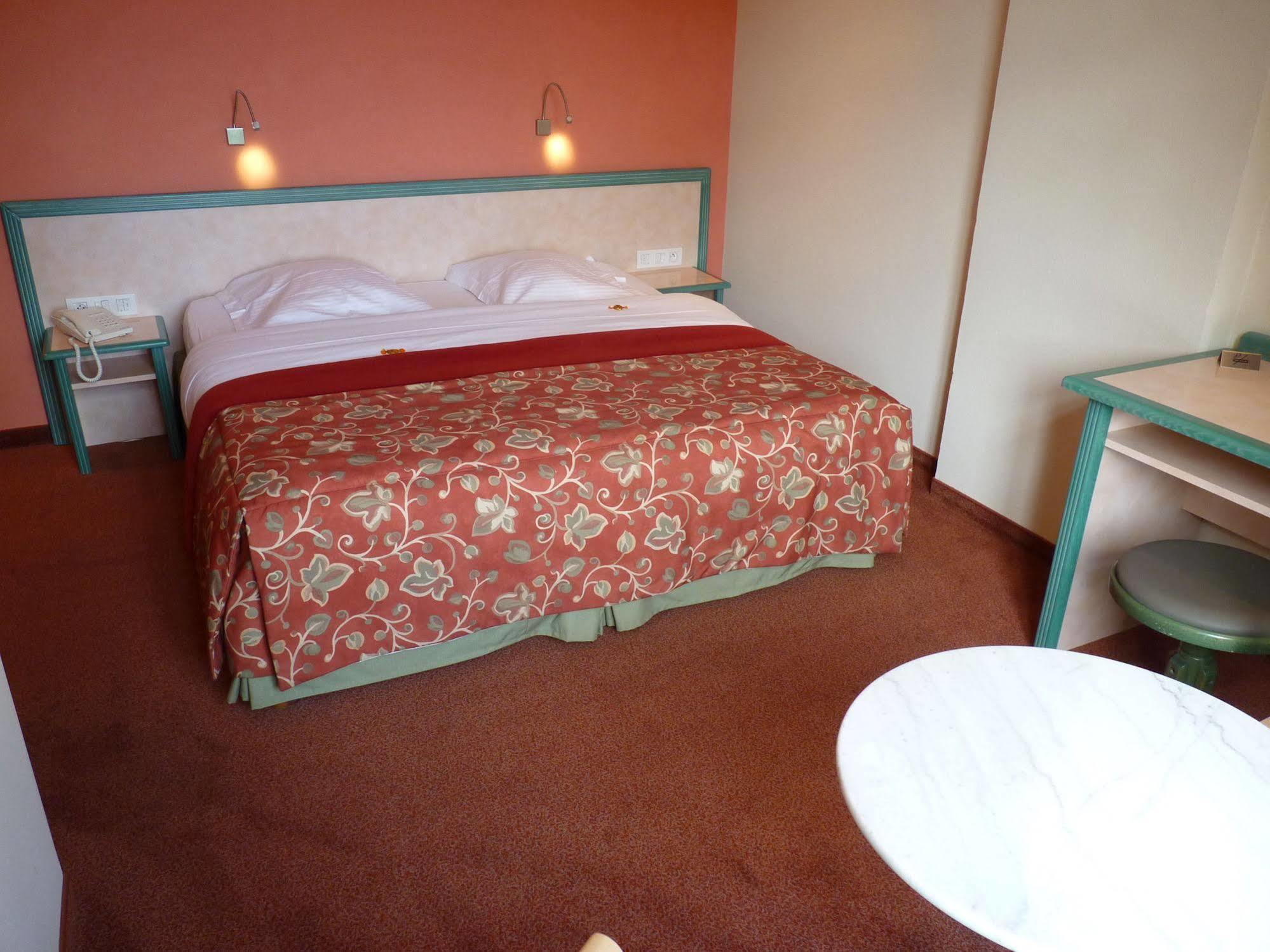 Les Tilleuls Hotel Jupille Dış mekan fotoğraf